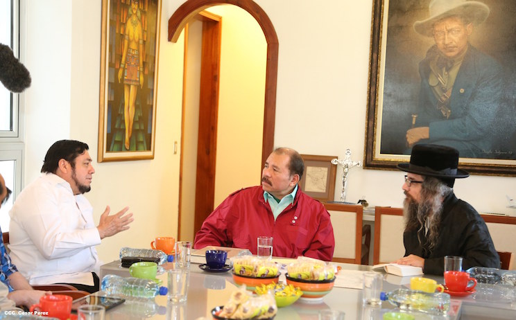 Presidente Daniel se re&uacute;ne con rabino Yechiel Zayde